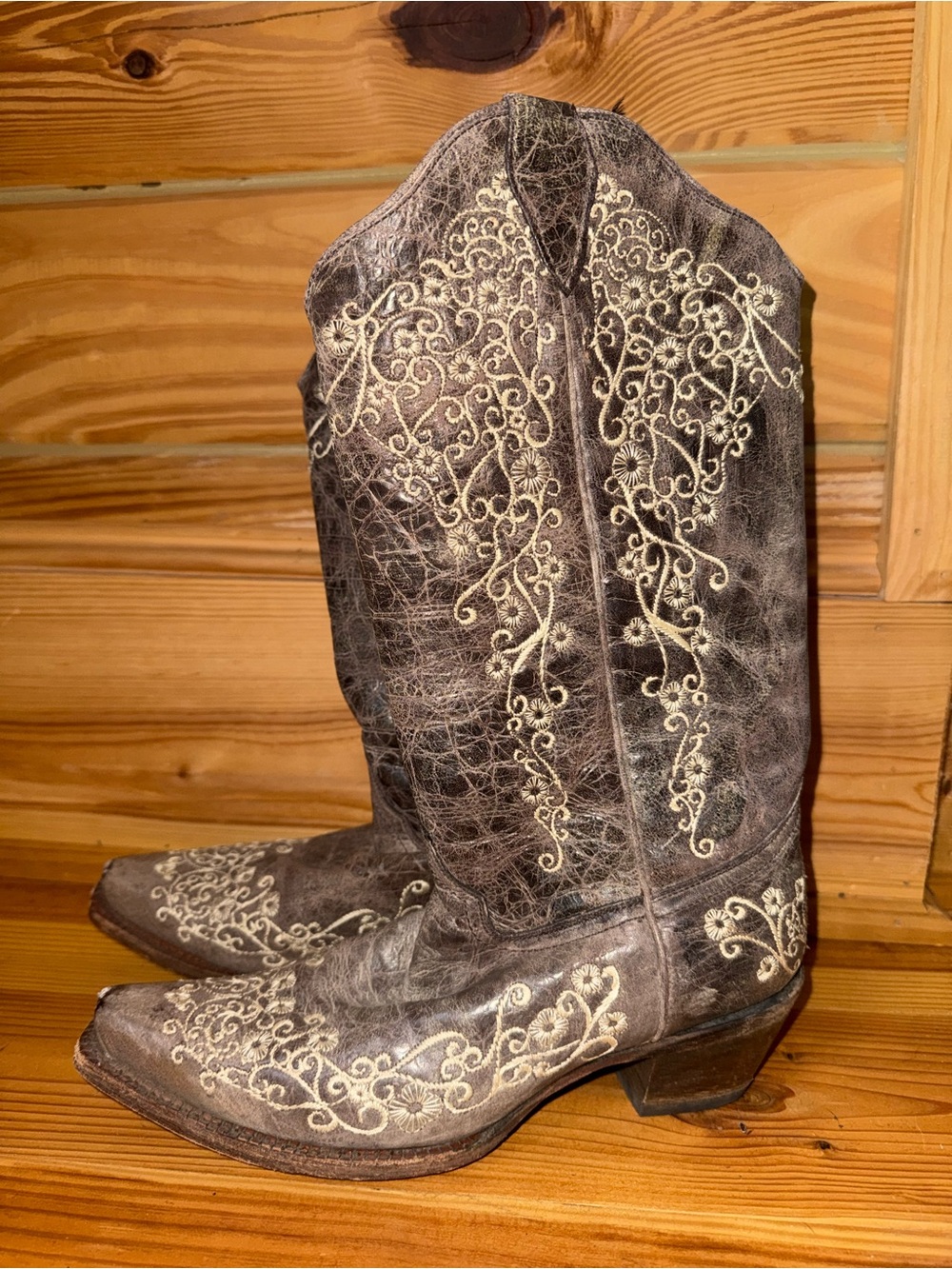 Women’s Embroidered Corral Boots